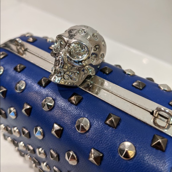 [Authentic] Alexander McQueen Skull Box Studded Clutch - Picture 3 of 7